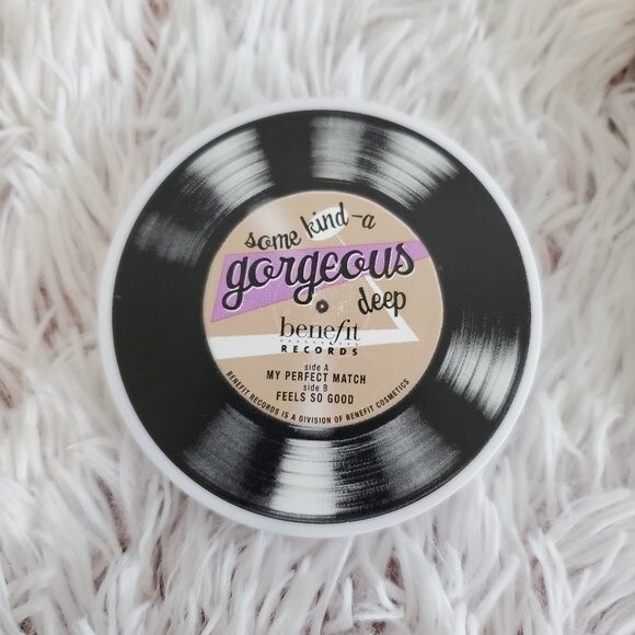 NEW Benefit Some Kind Of Gorgeous Foundation - Picture 6 of 10